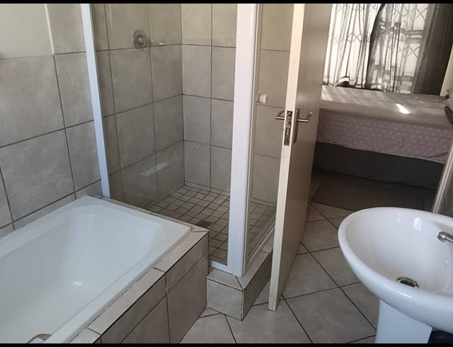 3 BEDROOM HOUSE FOR SALE IN RACEWAY